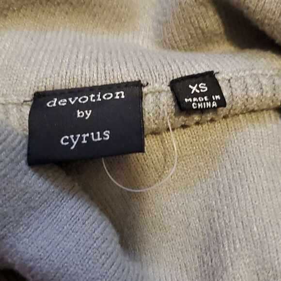 Devotion by Cyrus Ladies Ribbed Gray Knit Turtleneck -Size XS - Picture 4 of 6